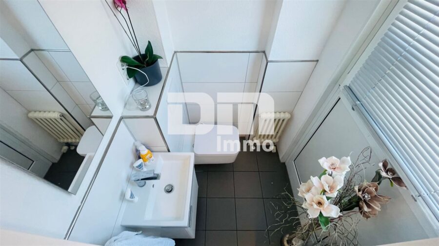 Traumhafte Maisonette-Wohnung im Penthouse-Stil mit Terrassen- und Balkonfläche - Gäste WC unten